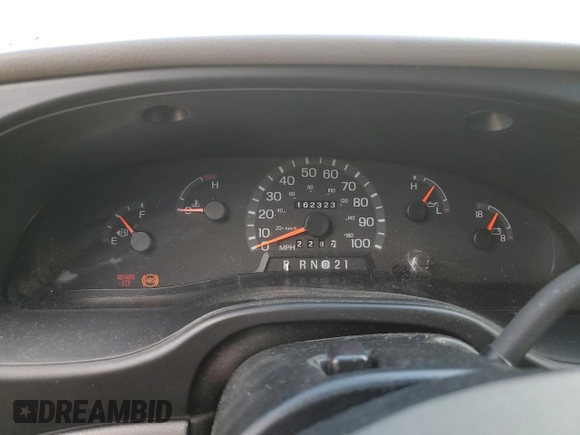 2001 Ford Econoline Passenger XL with VIN 1FBSS31L11HA59921, listed as a Copart auction lot 52931085 with 162,323 mi miles and Salvage title. Bid and sale history available at DreamBid. Image 9.