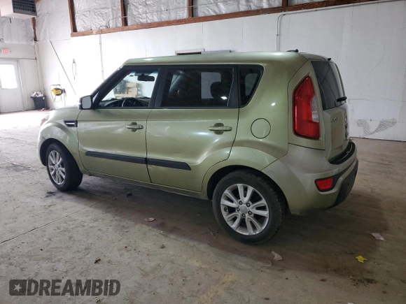 2013 Kia Soul + z VIN KNDJT2A61D7496157, wystawiony jako Copart lot #49420285 z przebiegiem Nie podano mil oraz Szkoda całkowita • Salvage title. Historia ofert i sprzedaży dostępna na DreamBid. Obrazek 2.