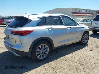 2019 Infiniti QX50 LUXE with VIN 3PCAJ5M19KF144488, listed as a IAAI auction lot 41811631 with 99,640 mi miles. Bid and sale history available at carsss.com. Image 4.