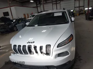 2014 Jeep Cherokee Latitude with VIN 1C4PJMCS5EW288909, listed as a IAAI auction lot 41531117 with 108,971 mi miles and . Bid and sale history available at carsss.com. Image 12.