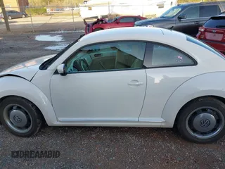 2013 Volkswagen Beetle Fender Edition с VIN 3VWJP7AT2DM614534, выставлен на аукционе IAAI как лот 41919625 с пробегом 86 362 миль миль и . История ставок и продаж доступна на DreamBid. Изображение 14.