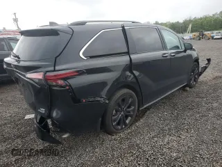 2024 Toyota Sienna XSE z VIN 5TDDRKEC3RS218854, wystawiony jako Copart lot #57658695 z przebiegiem 8 771 mil mil oraz Szkoda całkowita • Salvage title. Historia ofert i sprzedaży dostępna na DreamBid. Obrazek 3.