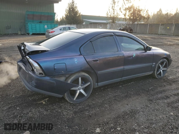 2004 Volvo S60 with VIN YV1RS61T942376164, listed as a Copart auction lot 88518215 with 132,930 mi miles and Salvage Title. Bid and sale history available at carsss.com. Image 3.