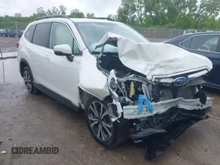 2020 Subaru Forester Limited z VIN JF2SKAUC9LH581969, wystawiony jako IAAI lot #42307464 z przebiegiem 81 800 mil mil oraz . Historia ofert i sprzedaży dostępna na DreamBid. Obrazek 1.