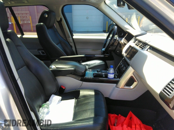 2014 Land Rover Range Rover HSE with VIN SALGS2WF3EA136133, listed as a IAAI auction lot 42321815 with 119,902 mi miles and . Bid and sale history available at DreamBid. Image 5.