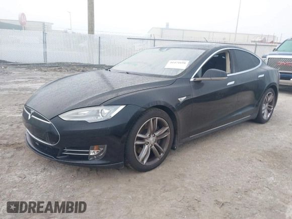 2015 Tesla Model S 85D with VIN 5YJSA1E24FF111120, listed as a IAAI auction lot 41471698 with 58,126 mi miles. Bid and sale history available at carsss.com. Image 23.