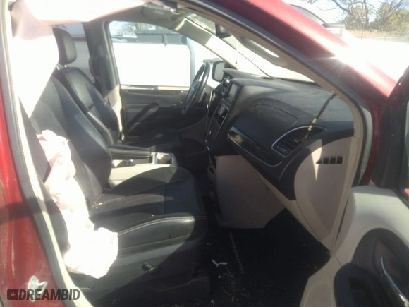 2015 Chrysler Town & Country Touring-L with VIN 2C4RC1CG4FR698916, listed as a IAAI auction lot 40517576 with 1 mi miles. Bid and sale history available at carsss.com. Image 5.