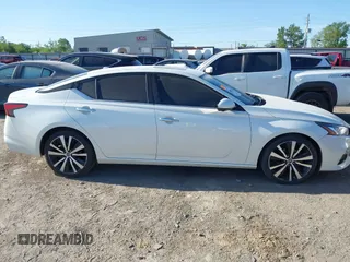 2020 Nissan Altima Platinum with VIN 1N4BL4FV3LC127019, listed as a IAAI auction lot 41982226 with 96,606 mi miles and . Bid and sale history available at carsss.com. Image 14.