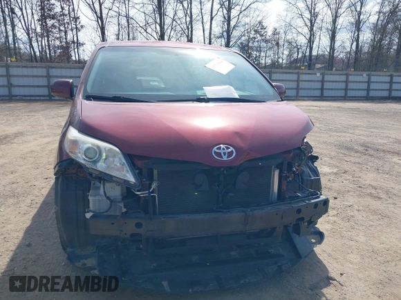 2017 Toyota Sienna LE with VIN 5TDJZ3DC7HS171384, listed as a IAAI auction lot 41715969 with 113,411 mi miles. Bid and sale history available at carsss.com. Image 13.