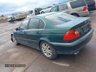 2001 BMW 3 Series 330i with VIN WBAAV53451JS95364, listed as a IAAI auction lot 40947092 with 240,108 mi miles. Bid and sale history available at carsss.com. Image 3.