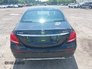 2018 Mercedes-Benz E 300 with VIN WDDZF4KB0JA394337, listed as a IAAI auction lot 42535687 with 40,509 mi miles and . Bid and sale history available at DreamBid. Image 16.