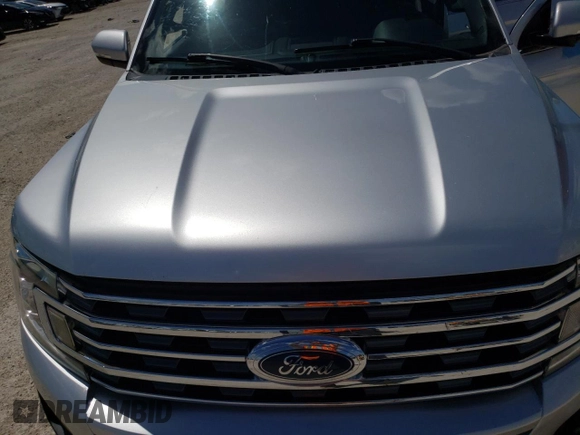 2018 Ford Expedition Max XLT z VIN 1FMJK1JT6JEA35154, wystawiony jako Copart lot #59544944 z przebiegiem Nie podano mil oraz Szkoda całkowita • Salvage title. Historia ofert i sprzedaży dostępna na DreamBid. Obrazek 12.