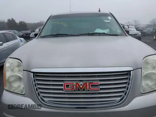 2007 GMC Yukon XL SLT with VIN 1GKFK16307J262167, listed as a IAAI auction lot 41106896 with 267,663 mi miles. Bid and sale history available at carsss.com. Image 6.