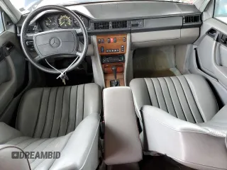 1987 Mercedes-Benz 300 with VIN WDBEB33D3HA355359, listed as a Copart auction lot 49532285 with 145,899 mi miles and Clean Title. Bid and sale history available at DreamBid. Image 8.