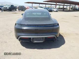 2022 Porsche Taycan GTS z VIN WP0AD2Y12NSA59275, wystawiony jako IAAI lot #42170547 z przebiegiem 43 757 mil mil oraz . Historia ofert i sprzedaży dostępna na DreamBid. Obrazek 16.