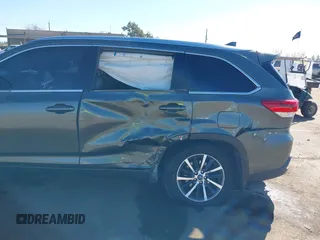 2018 Toyota Highlander SE with VIN 5TDJZRFH3JS834516, listed as a IAAI auction lot 41670880 with 81,274 mi miles and . Bid and sale history available at DreamBid. Image 6.