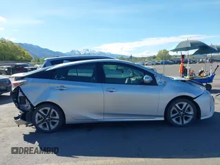 2017 Toyota Prius Two with VIN JTDKBRFU1H3029745, listed as a IAAI auction lot 42091613 with 222,115 mi miles. Bid and sale history available at carsss.com. Image 14.