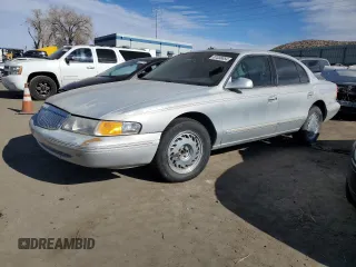 1996 Lincoln Continental z VIN 1LNLM97V3TY627803, wystawiony jako Copart lot #87036654 z przebiegiem 118 078 mil mil oraz Szkoda całkowita • Salvage title. Historia ofert i sprzedaży dostępna na DreamBid. Obrazek 1.