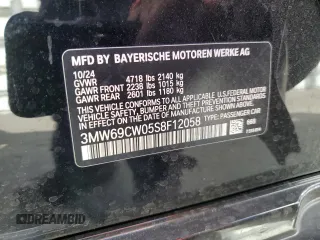 2025 BMW 3 Series 330i with VIN 3MW69CW05S8F12058, listed as a Copart auction lot 88821005 with 2,733 mi miles and Salvage Title. Bid and sale history available at carsss.com. Image 14.