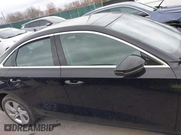 2023 Audi A3 Premium z VIN WAUAUDGY4PA122471, wystawiony jako IAAI lot #41988335 z przebiegiem 11 848 mil mil oraz . Historia ofert i sprzedaży dostępna na DreamBid. Obrazek 13.