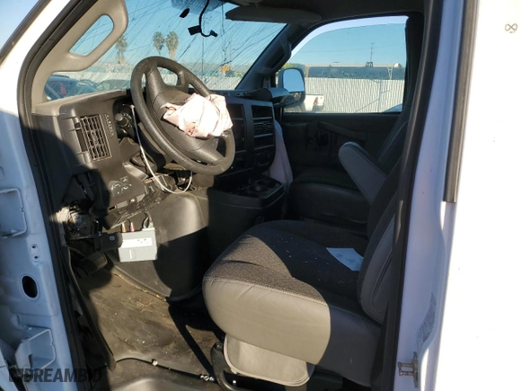 2022 Chevrolet Express Cargo Van with VIN 1GCWGAFP0N1230302, listed as a Copart auction lot 81492104 with 0 mi miles and Clean Title. Bid and sale history available at carsss.com. Image 8.