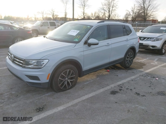 2018 Volkswagen Tiguan SEL with VIN 3VV3B7AX7JM195624, listed as a IAAI auction lot 41308188 with 96,698 mi miles. Bid and sale history available at carsss.com. Image 17.