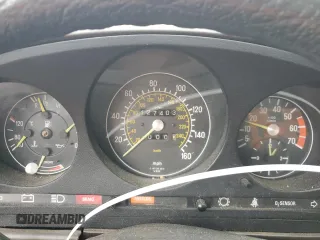 1985 Mercedes-Benz 380 z VIN WDBBA45C8FA035077, wystawiony jako Copart lot #57941015 z przebiegiem 127 403 mil mil oraz Tytuł czysty. Historia ofert i sprzedaży dostępna na DreamBid. Obrazek 9.