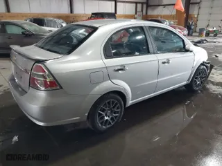 2009 Chevrolet Aveo LT w/2LT with VIN KL1TG56E99B318779, listed as a IAAI auction lot 41603574 with 1 mi miles. Bid and sale history available at carsss.com. Image 4.