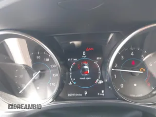 2019 Jaguar XE 25t Premium with VIN SAJAD4FX4KCP47267, listed as a IAAI auction lot 42113311 with 63,914 mi miles. Bid and sale history available at carsss.com. Image 7.