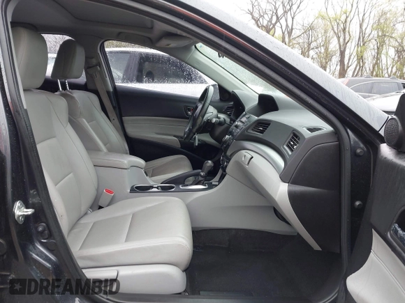 2016 Acura ILX with VIN 19UDE2F39GA019538, listed as a IAAI auction lot 41918419 with 157,440 mi miles. Bid and sale history available at carsss.com. Image 5.