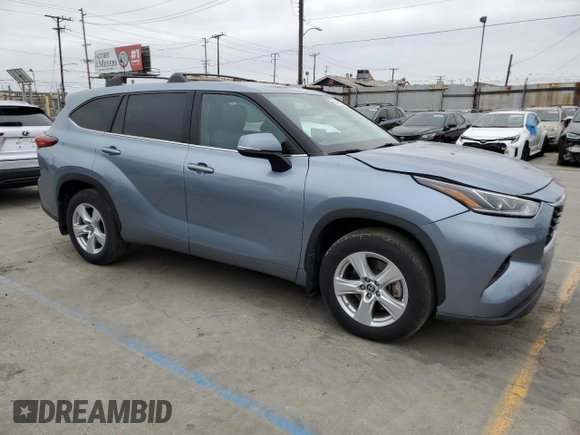 2022 Toyota Highlander LE z VIN 5TDZZRAH7NS101157, wystawiony jako Copart lot #58415605 z przebiegiem 29 941 mil mil oraz Szkoda całkowita • Salvage title. Historia ofert i sprzedaży dostępna na DreamBid. Obrazek 4.