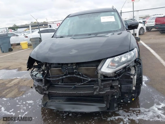 2018 Nissan Rogue S with VIN KNMAT2MTXJP600450, listed as a IAAI auction lot 41736000 with 137818 miles. Bid and sale history available at carsss.com. Image 13.