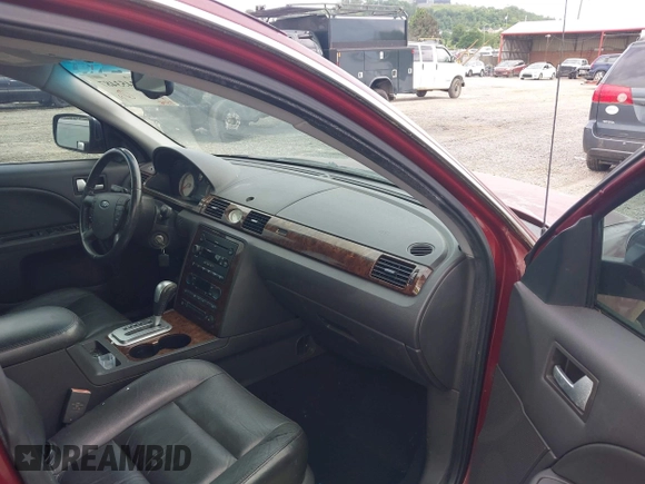 2005 Ford Five Hundred Limited с VIN 1FAHP25155G154820, выставлен на аукционе IAAI как лот 42453487 с пробегом 351 367 миль миль и . История ставок и продаж доступна на DreamBid. Изображение 5.