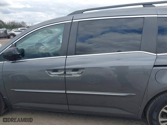 2011 Honda Odyssey EX-L with VIN 5FNRL5H61BB097069, listed as a IAAI auction lot 41723100 with 252,529 mi miles. Bid and sale history available at carsss.com. Image 14.