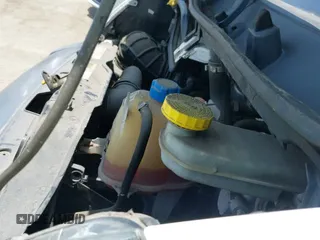 2017 Ram ProMaster Cargo z VIN 3C6TRVDG7HE529012, wystawiony jako IAAI lot #42444531 z przebiegiem 156 360 mil mil oraz . Historia ofert i sprzedaży dostępna na DreamBid. Obrazek 19.