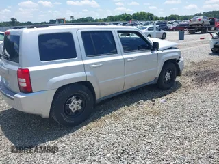 2010 Jeep Patriot Sport z VIN 1J4NT2GB0AD558029, wystawiony jako IAAI lot #42269384 z przebiegiem 231 583 mil mil oraz . Historia ofert i sprzedaży dostępna na DreamBid. Obrazek 4.