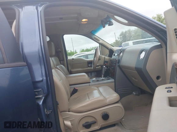 2005 Ford F-150 XLT z VIN 1FTPW12525FB16249, wystawiony jako IAAI lot #42040712 z przebiegiem 258 539 mil mil oraz . Historia ofert i sprzedaży dostępna na DreamBid. Obrazek 5.