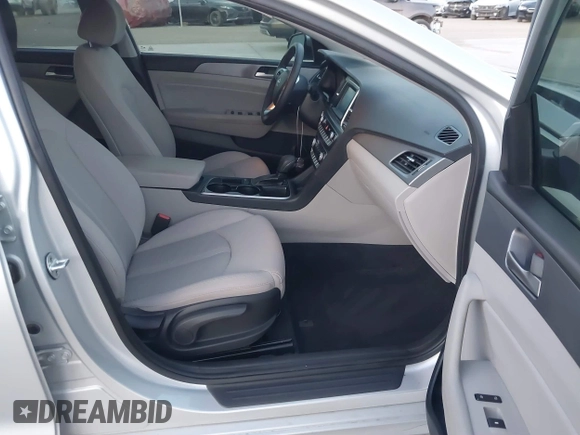 2018 Hyundai Sonata SEL with VIN 5NPE34AF1JH673343, listed as a IAAI auction lot 41827225 with 29,732 mi miles and . Bid and sale history available at carsss.com. Image 5.