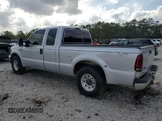 2000 Ford F-250 XL with VIN 1FTNX20L5YEC59850, listed as a Copart auction lot 43701075 with 434,882 mi miles and Clean title. Bid and sale history available at DreamBid. Image 2.