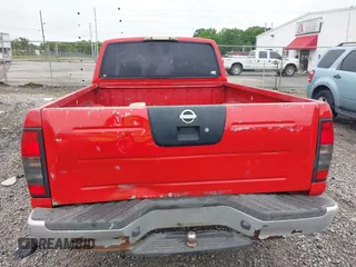 2002 Nissan Frontier XE z VIN 1N6DD26S52C340723, wystawiony jako IAAI lot #42331061 z przebiegiem 237 995 mil mil oraz . Historia ofert i sprzedaży dostępna na DreamBid. Obrazek 16.