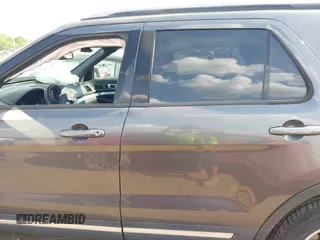 2017 Ford Explorer XLT z VIN 1FM5K8D89HGC44162, wystawiony jako IAAI lot #42158660 z przebiegiem 121 078 mil mil oraz . Historia ofert i sprzedaży dostępna na DreamBid. Obrazek 14.