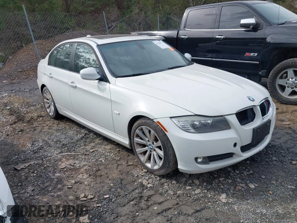 2011 BMW 3 Series 328i with VIN WBAPH7G50BNM55631, listed as a IAAI auction lot 41708771 with 196,086 mi miles. Bid and sale history available at carsss.com. Image 1.