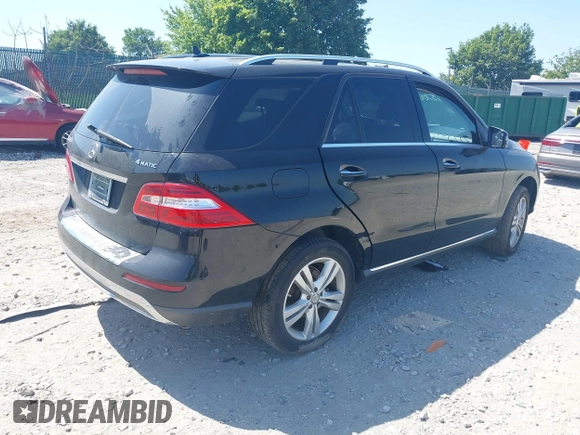 2015 Mercedes-Benz M 350 с VIN 4JGDA5HBXFA486817, выставлен на аукционе IAAI как лот 42557067 с пробегом Не указан миль и . История ставок и продаж доступна на DreamBid. Изображение 4.
