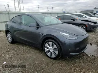 2024 Tesla Model Y Long Range z VIN 7SAYGDEE3RF087162, wystawiony jako Copart lot #79315224 z przebiegiem 3 232 mil mil oraz Szkoda całkowita • Salvage title. Historia ofert i sprzedaży dostępna na DreamBid. Obrazek 14.