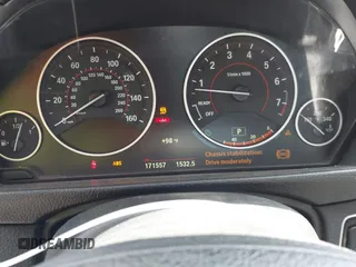 2015 BMW 3 Series 328i с VIN WBA3A5G5XFNS85209, выставлен на аукционе IAAI как лот 42428368 с пробегом 171 557 миль миль и . История ставок и продаж доступна на DreamBid. Изображение 7.