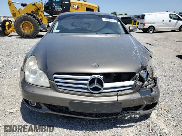 2008 Mercedes-Benz CLS-Class 5.5L with VIN WDDDJ72X18A122623, listed as a Copart auction lot 57078084 with 0 mi miles and Non Repairable. Bid and sale history available at carsss.com. Image 5.