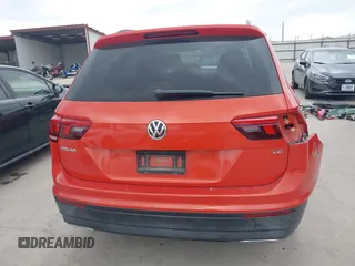 2018 Volkswagen Tiguan S с VIN 3VV1B7AX8JM090047, выставлен на аукционе IAAI как лот 42184116 с пробегом 121 085 миль миль и . История ставок и продаж доступна на DreamBid. Изображение 17.