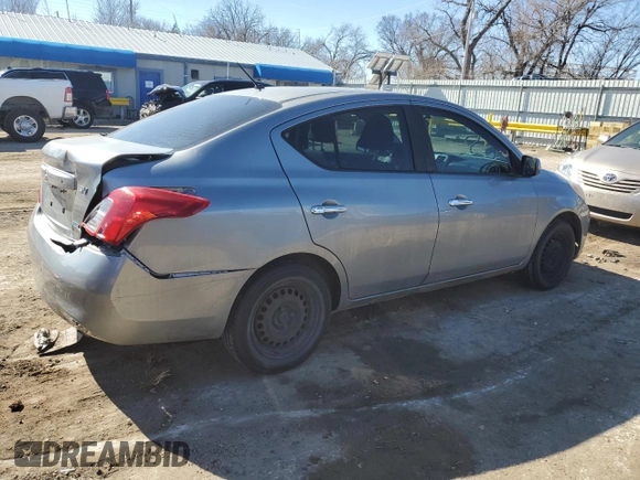 2012 Nissan Versa SV with VIN 3N1CN7AP8CL811607, listed as a Copart auction lot 45140385 with 136,413 mi miles and Salvage Title. Bid and sale history available at carsss.com. Image 3.