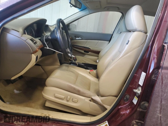 2008 Honda Accord EX-L z VIN 1HGCP36838A018832, wystawiony jako Copart lot #87457544 z przebiegiem 133 538 mil mil oraz Czysty tytuł • Clean title. Historia ofert i sprzedaży dostępna na DreamBid. Obrazek 7.