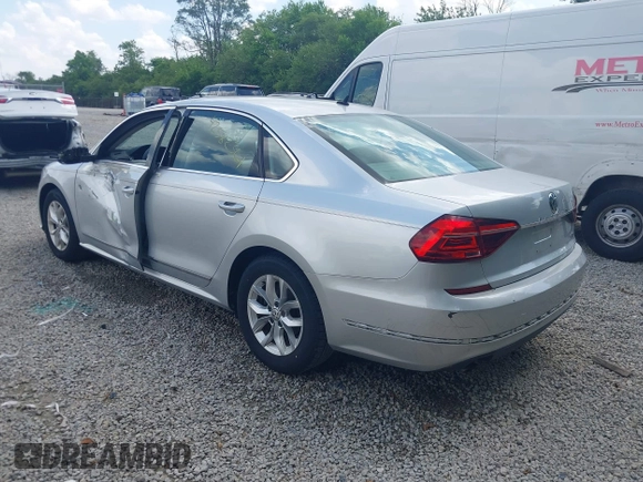 2016 Volkswagen Passat S with VIN 1VWAT7A33GC040009, listed as a IAAI auction lot 42582361 with 91,961 mi miles and . Bid and sale history available at DreamBid. Image 3.